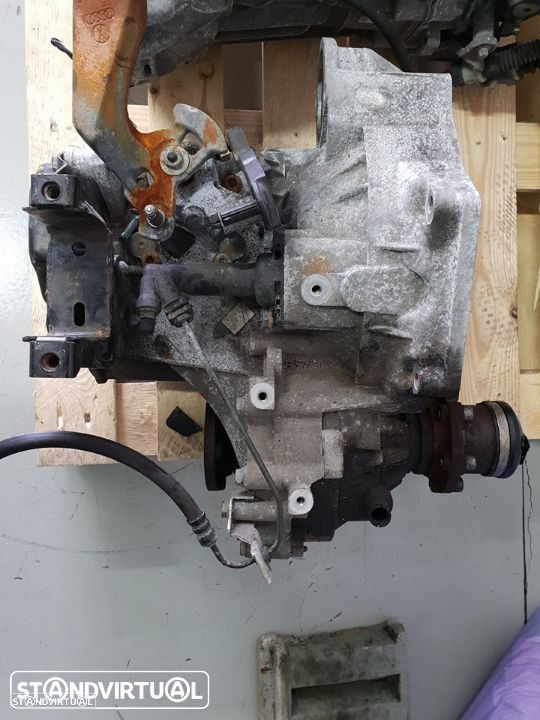 Caixa de 5 velocidades para motor 1.4 TDI de 2008 - 1
