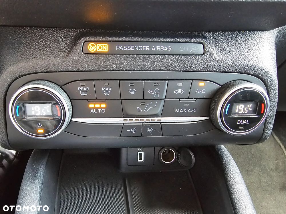 Ford Focus 1.5 EcoBlue Start-Stopp-System TITANIUM - 25