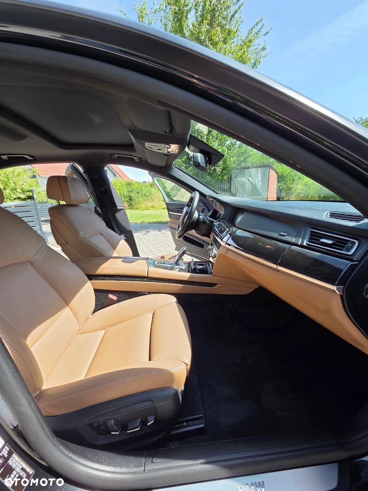 BMW Seria 7 740d xDrive - 17
