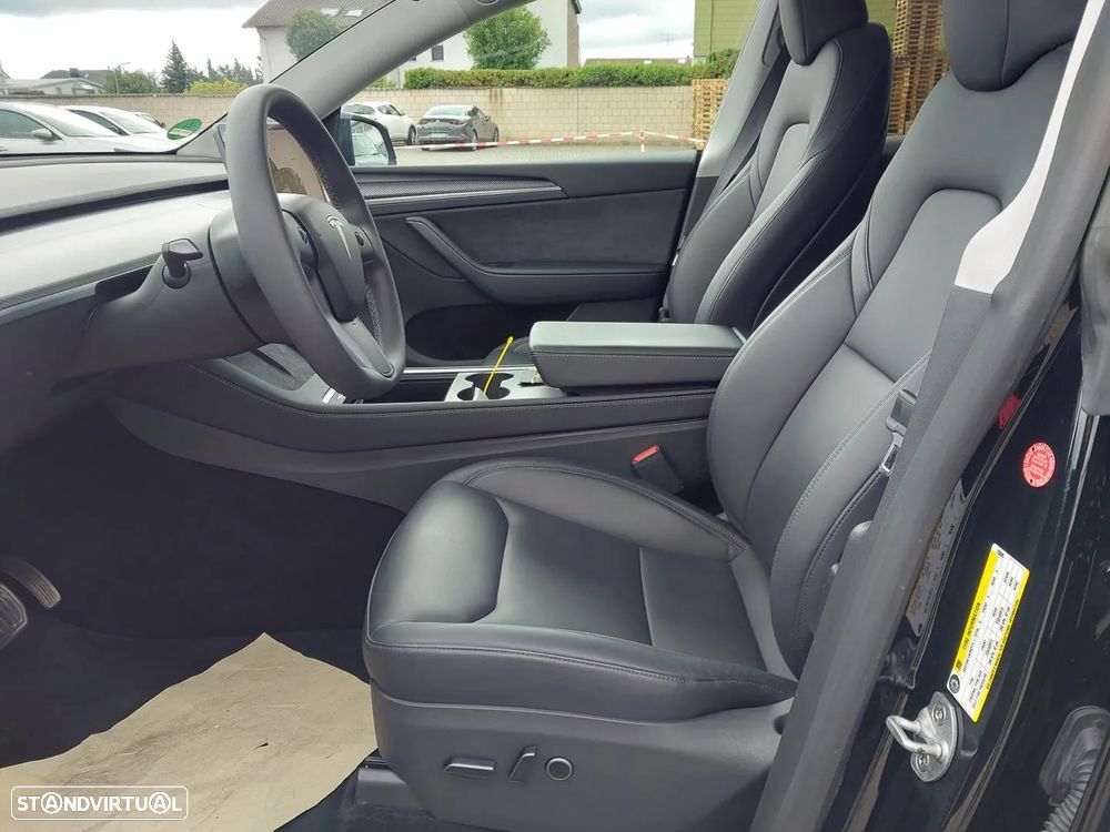 Tesla Model Y Long Range Dual Motor AWD - 13