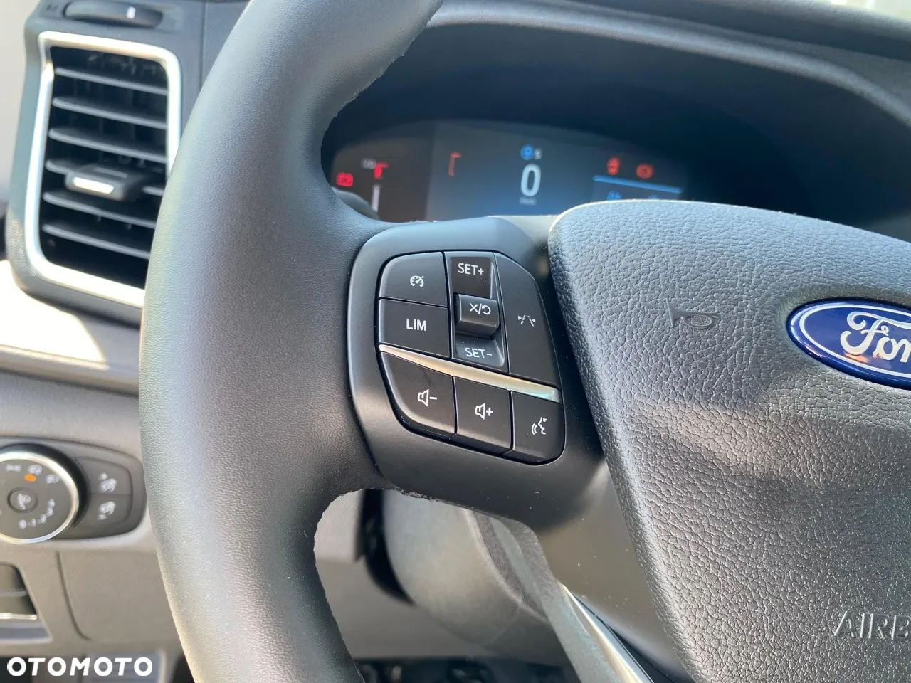 Ford Transit - 13