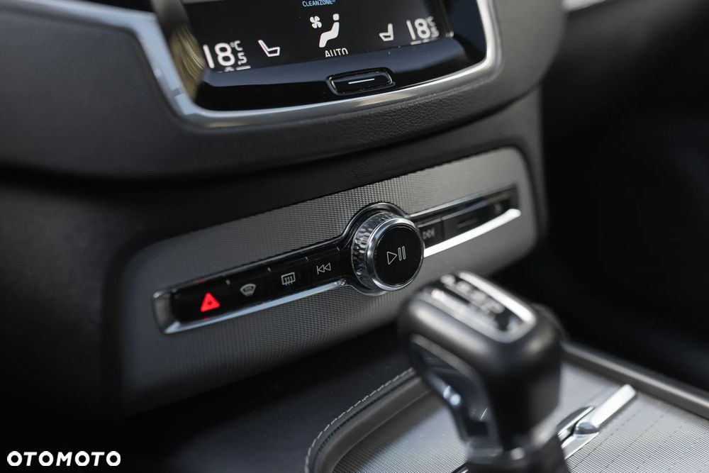 Volvo XC 90 D5 SCR AWD Inscription - 24