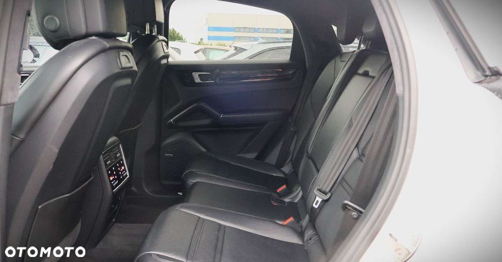 Porsche Cayenne - 17