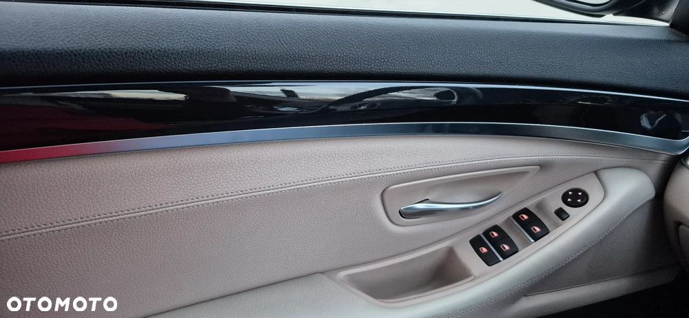 BMW Seria 5 520d - 12