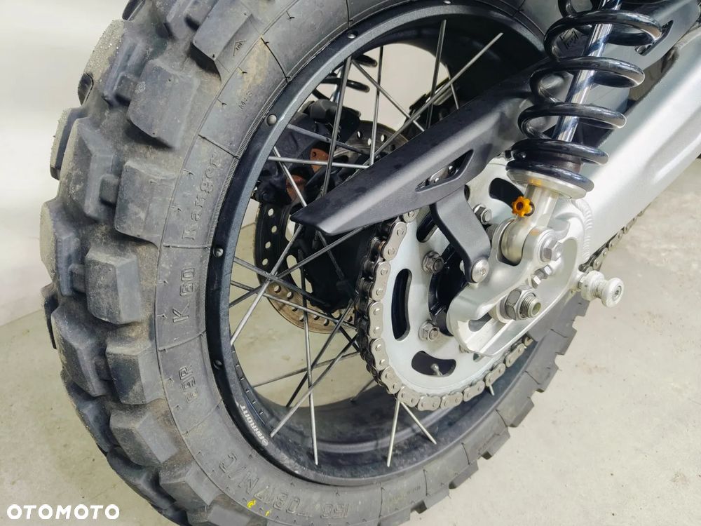 Triumph Scrambler - 13