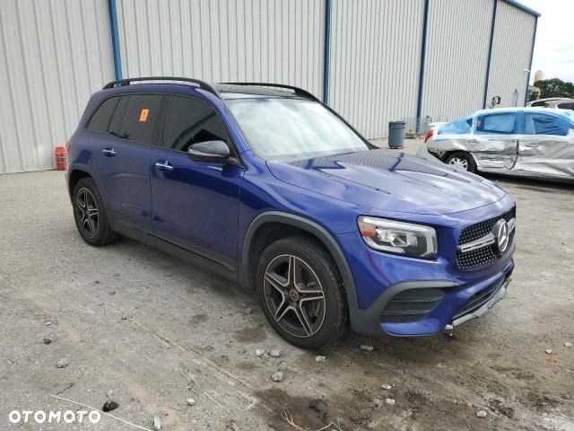 Mercedes-Benz GLB 250 4-Matic Progressive 8G-DCT - 4