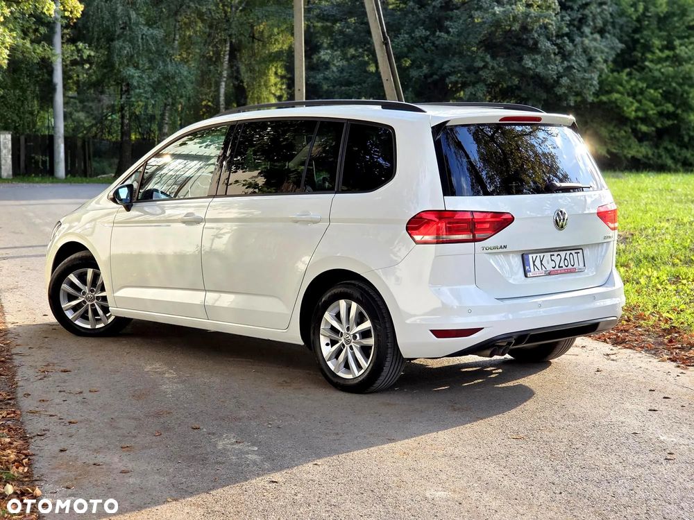 Volkswagen Touran 2.0 TDI BMT Comfortline - 10