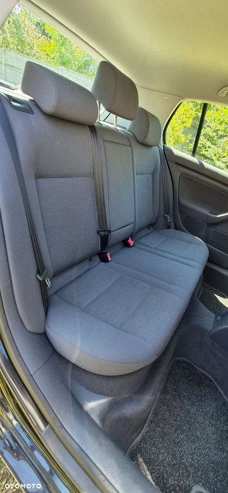 Volkswagen Golf - 11