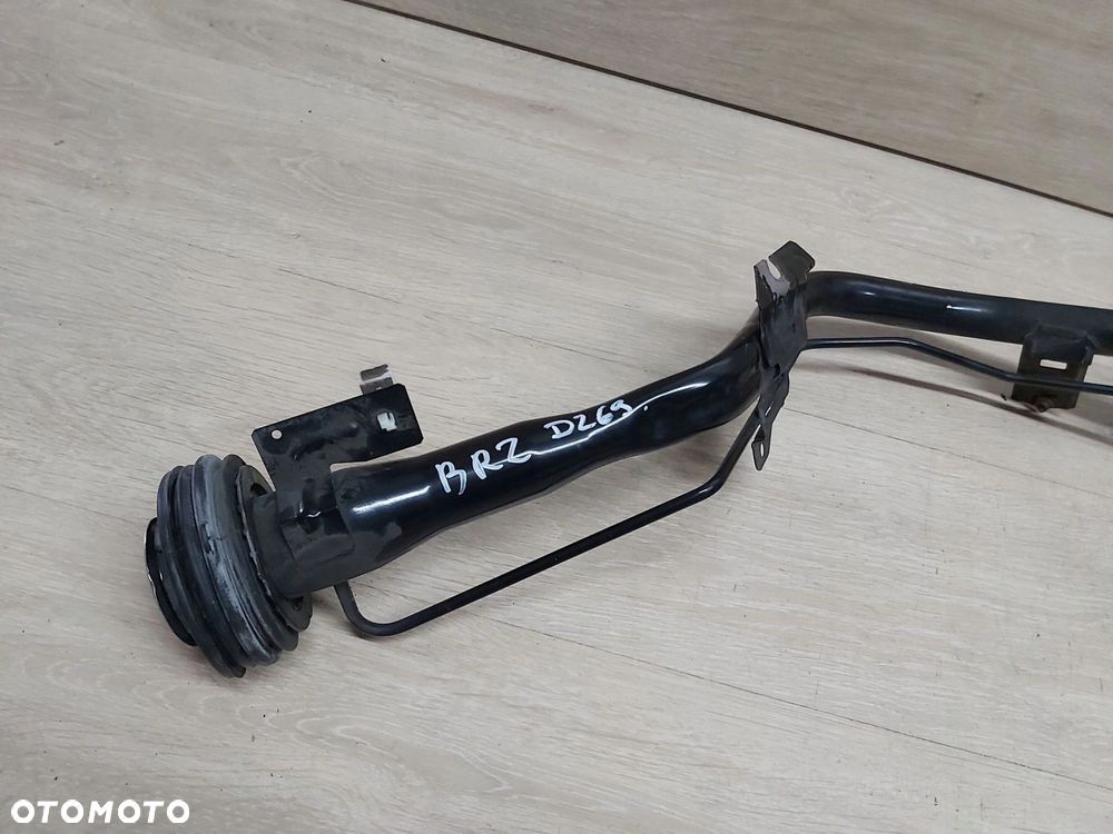 TOYOTA GT86 Rura wlewu paliwa Subaru BRZ Scion - 2