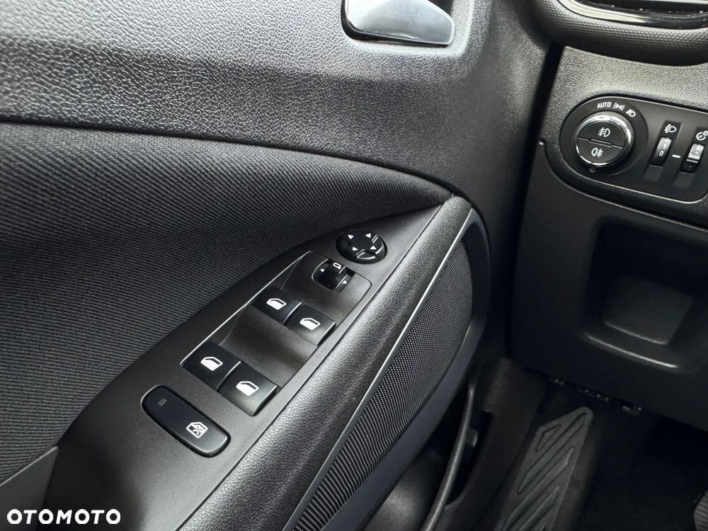 Opel Crossland X - 21