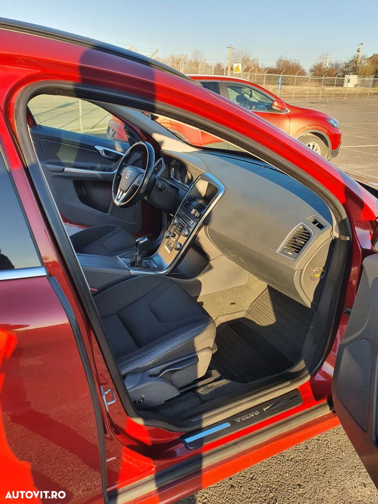 Volvo XC 60 D4 AWD Momentum Pro - 5