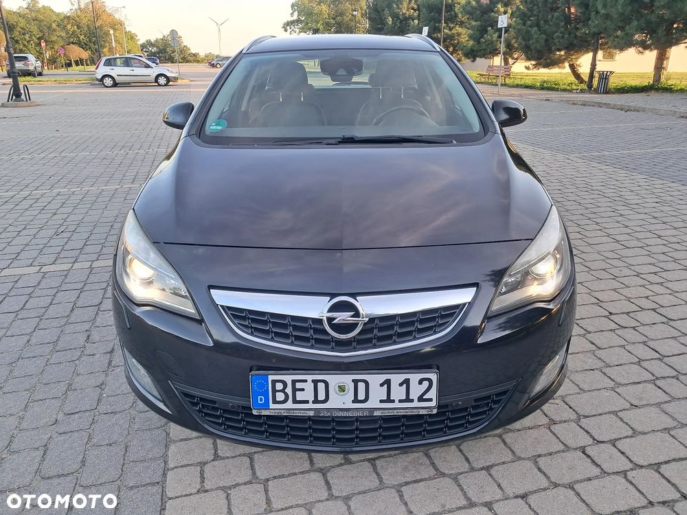 Opel Astra 1.4 Turbo 150 Jahre - 12
