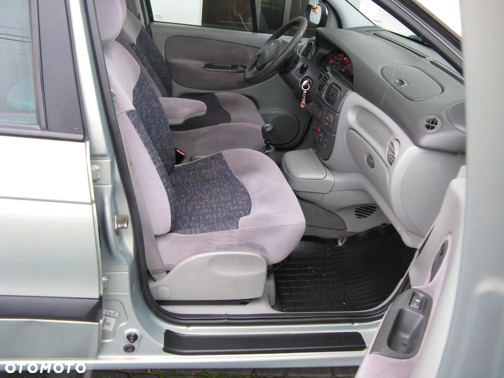 Renault Scenic Megane 1.8i RXE 16V - 9