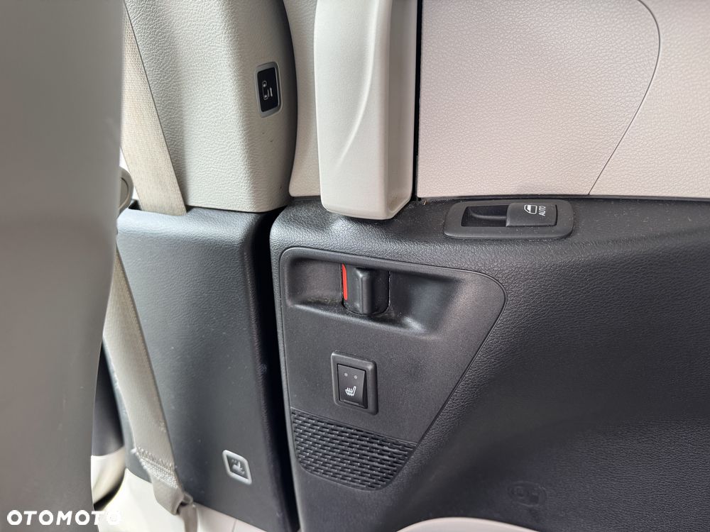 Chrysler Pacifica - 26