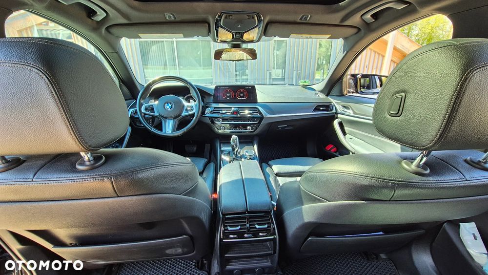 BMW Seria 5 530e iPerformance M Sport sport - 24