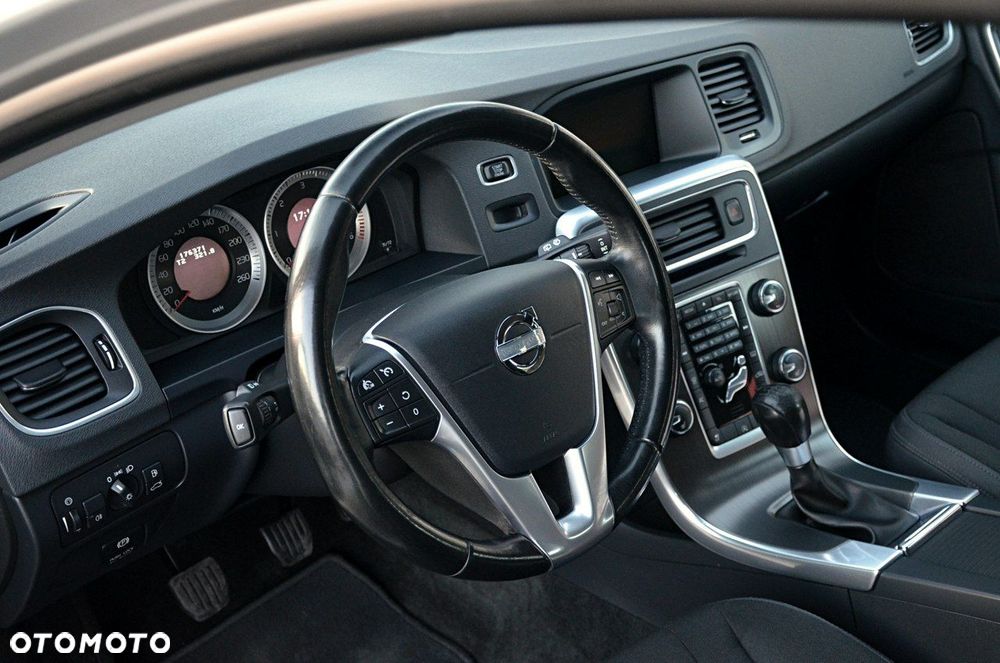 Volvo V60 - 16