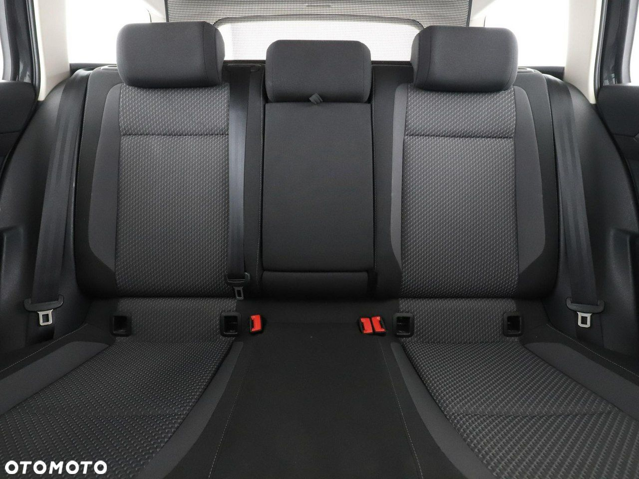 Volkswagen Passat 2.0 TDI BMT Trendline - 18