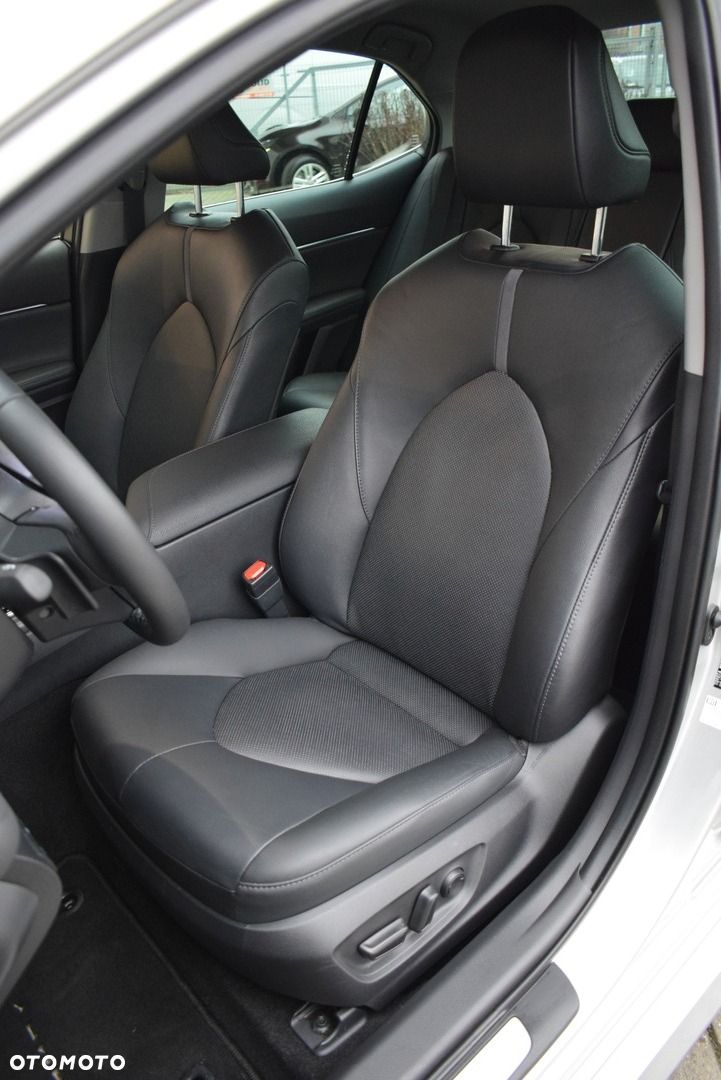 Toyota Camry - 15