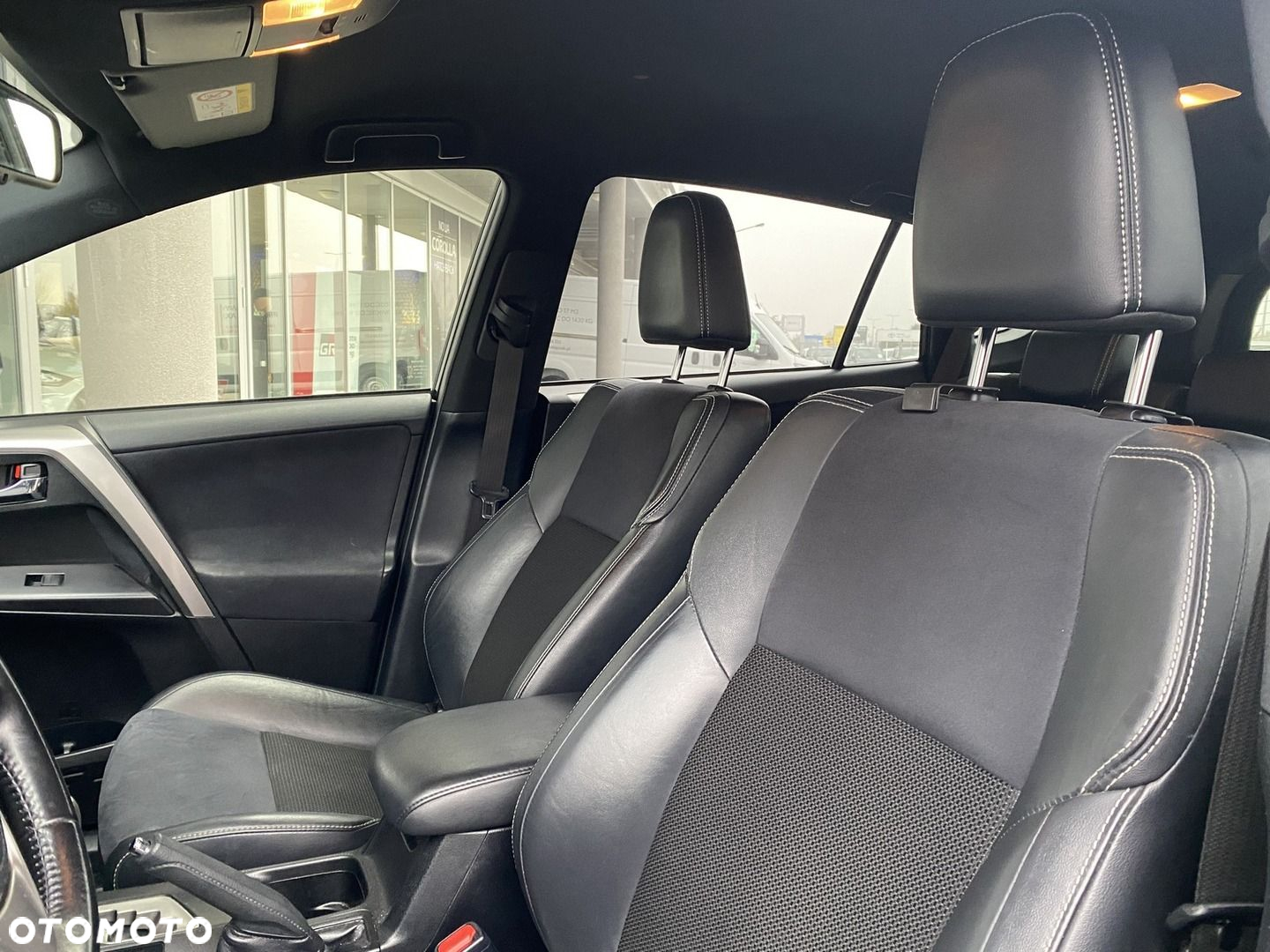 Toyota RAV4 - 12