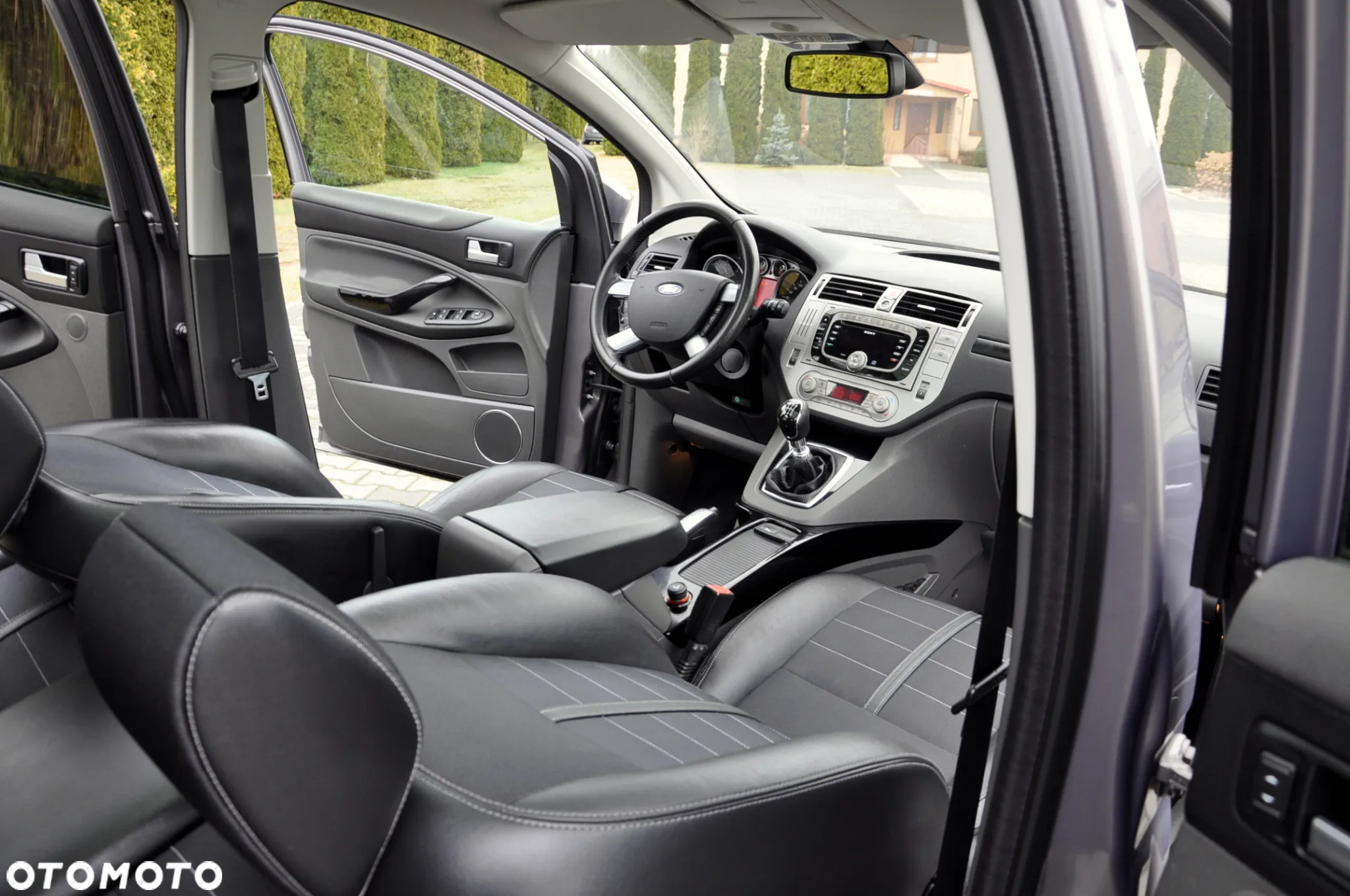Ford Kuga 2.0 TDCi 4x4 Titanium - 26