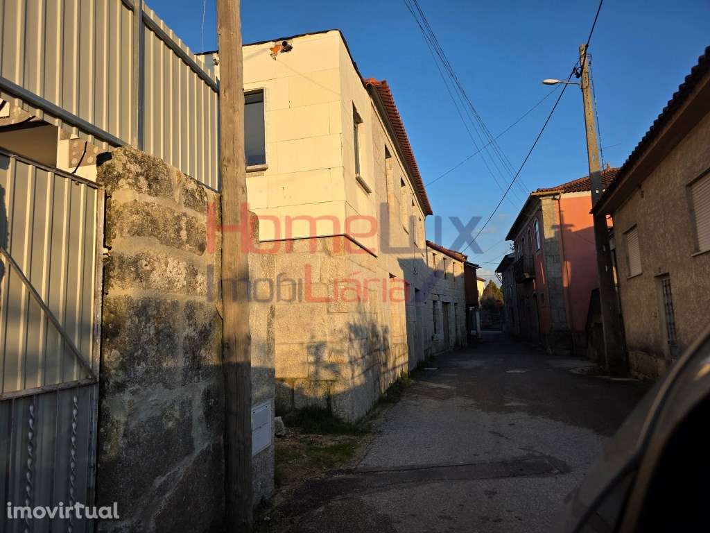 Moradia em fase final de reconstrução - Grande imagem: 3/10