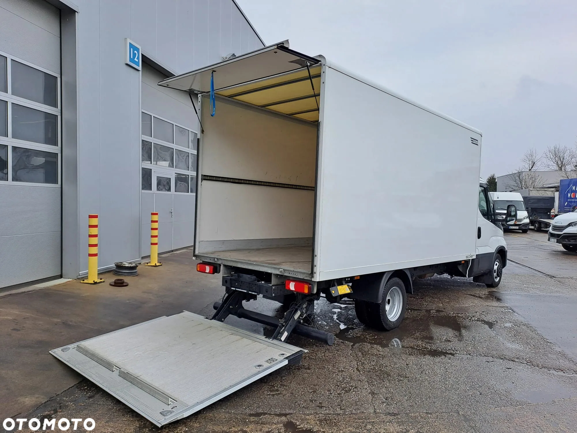 Iveco 35C16H  kontener + winda 750kg - 11