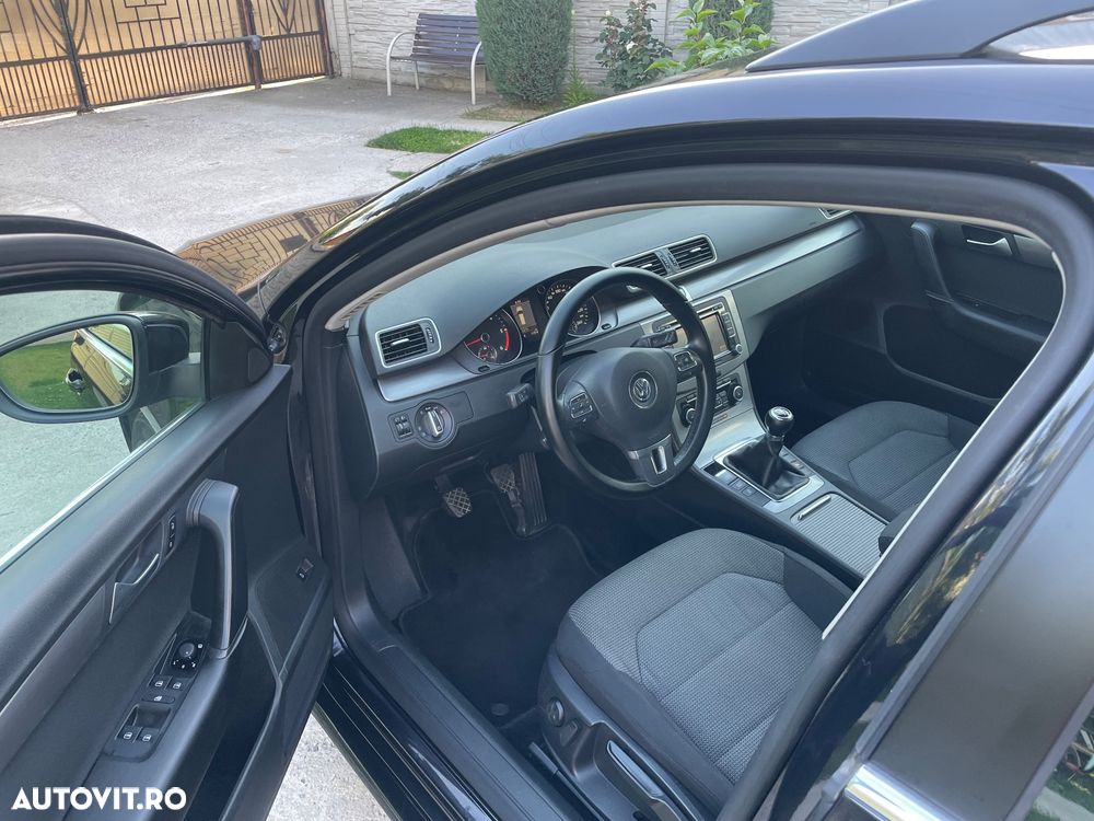 Volkswagen Passat - 16