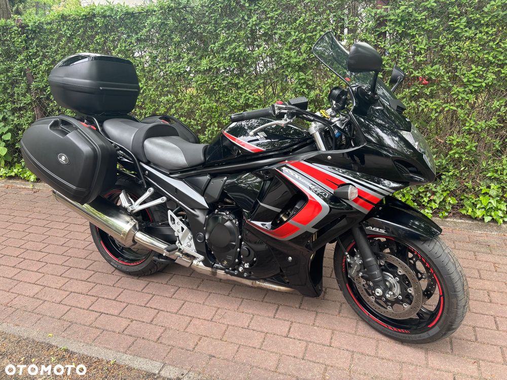 Suzuki GSX - 2