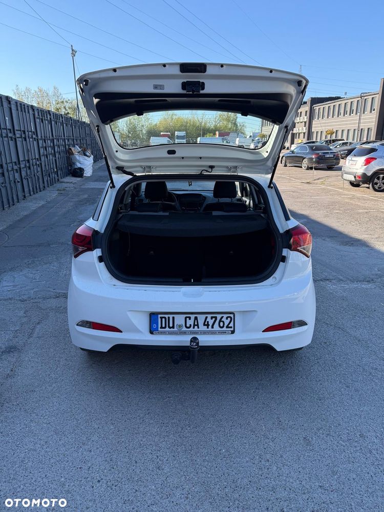 Hyundai i20 1.2 Select - 24