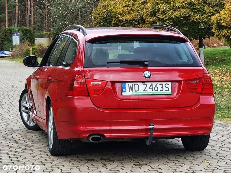 BMW Seria 3 320i Touring - 9