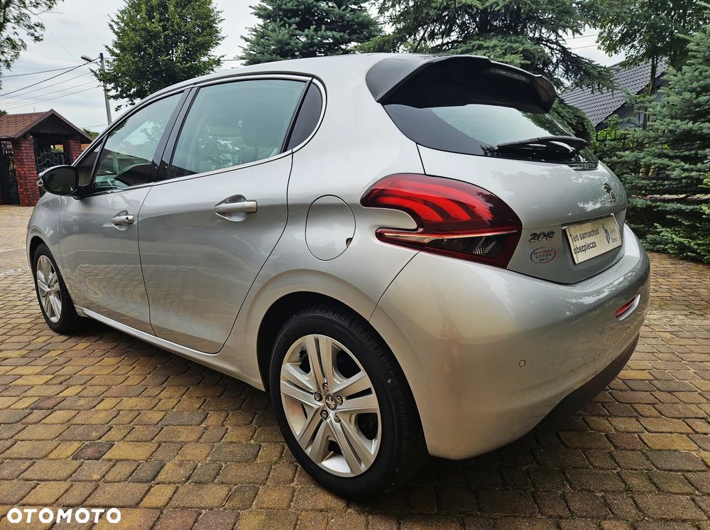 Peugeot 208 - 5