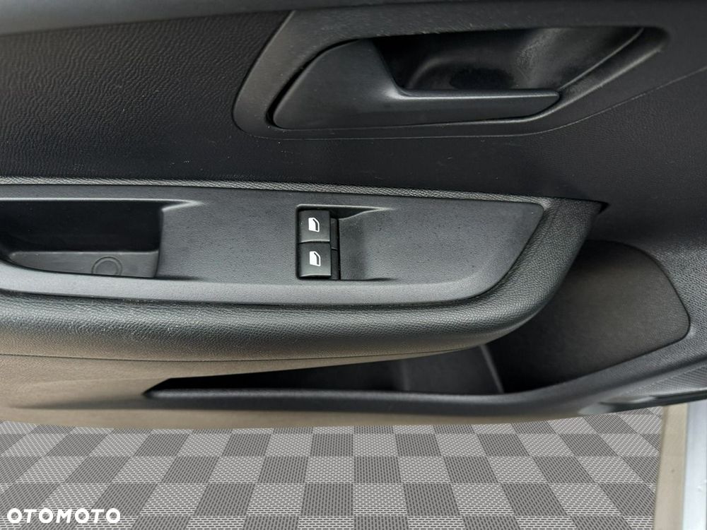Peugeot 208 1.2 PureTech Like S&S - 12