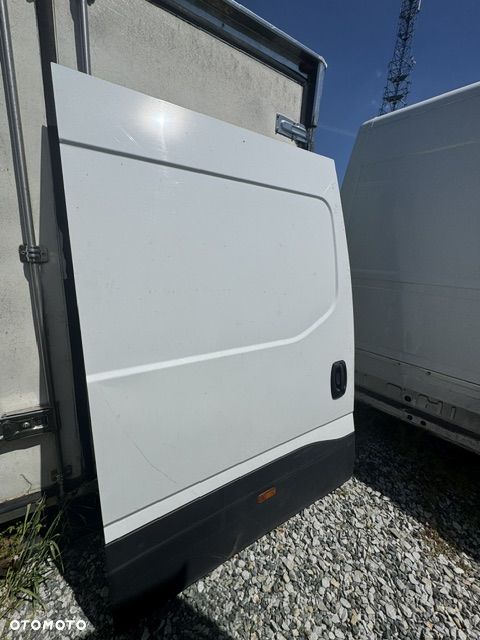 Drzwi boczne przesuwne Iveco Daily 2014-2025r białe - 2