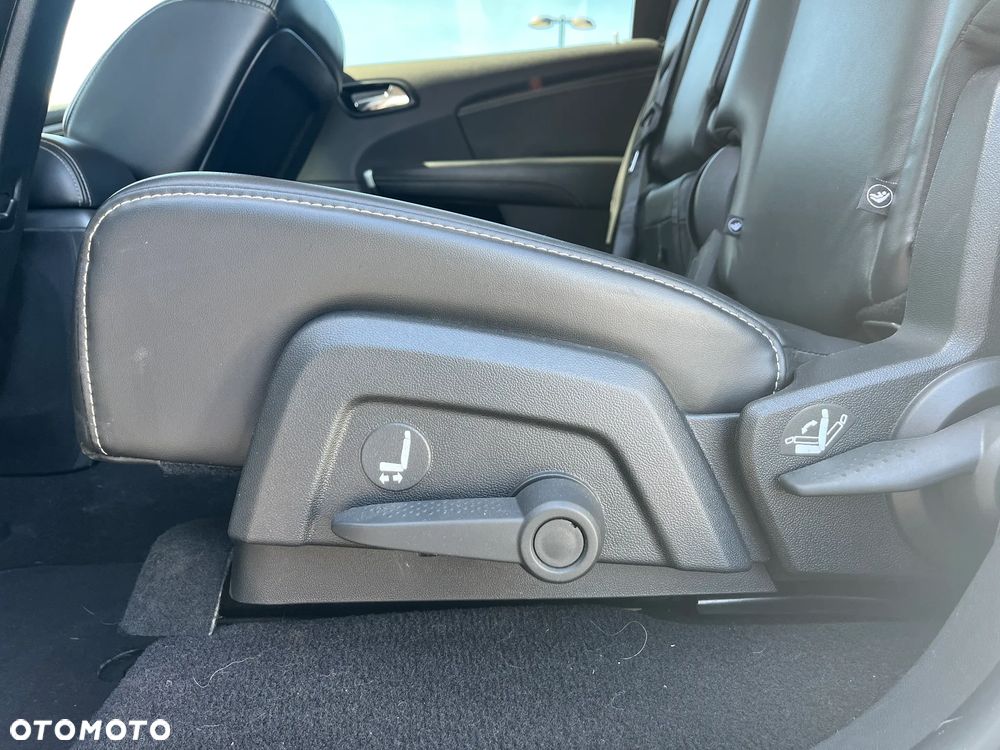 Fiat Freemont 2.0 Multijet 16V DPF Automatik Allrad Lounge - 24