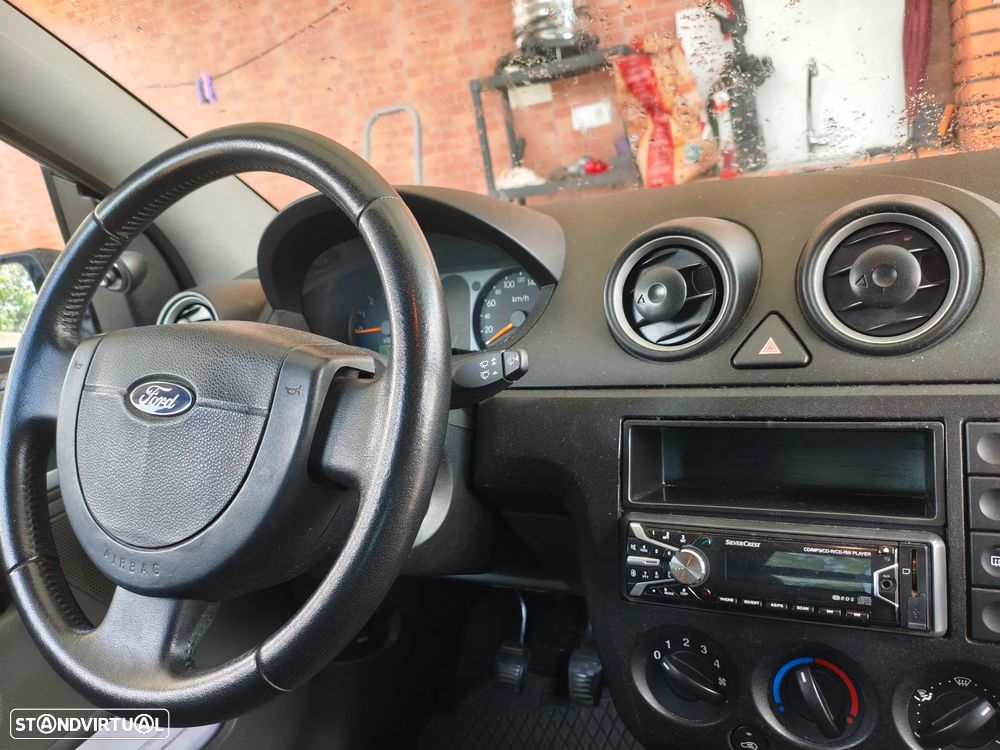 Ford Fiesta 1.4 Ghia - 6