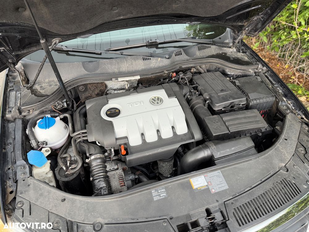 Volkswagen Passat 2.0 TDI DPF Highline - 13