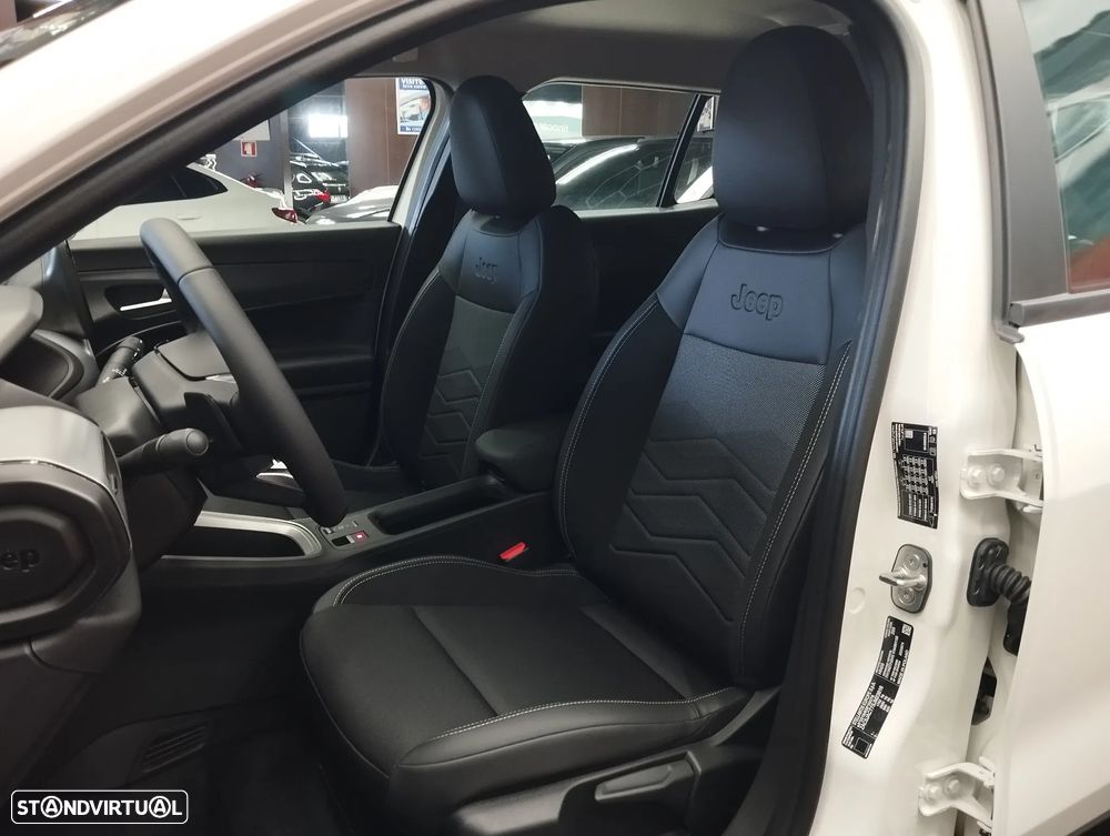 Jeep Avenger 1.2 e-Hybrid Longitude DCT - 17