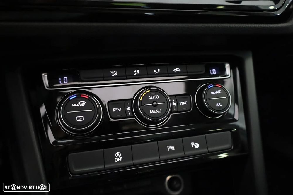 VW Touran 1.6 TDI R-Line DSG - 35