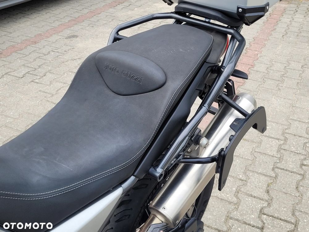 Moto Guzzi V85 - 33