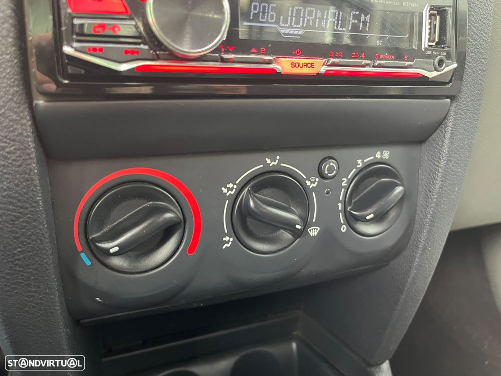 Renault Clio 1.2 16V Expression - 16
