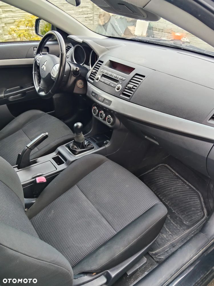 Mitsubishi Lancer 1.8 Invite - 11