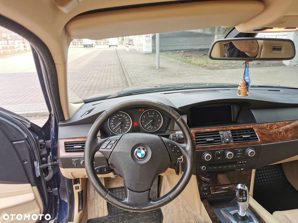 BMW Seria 5 523i Edition Exclusive - 13