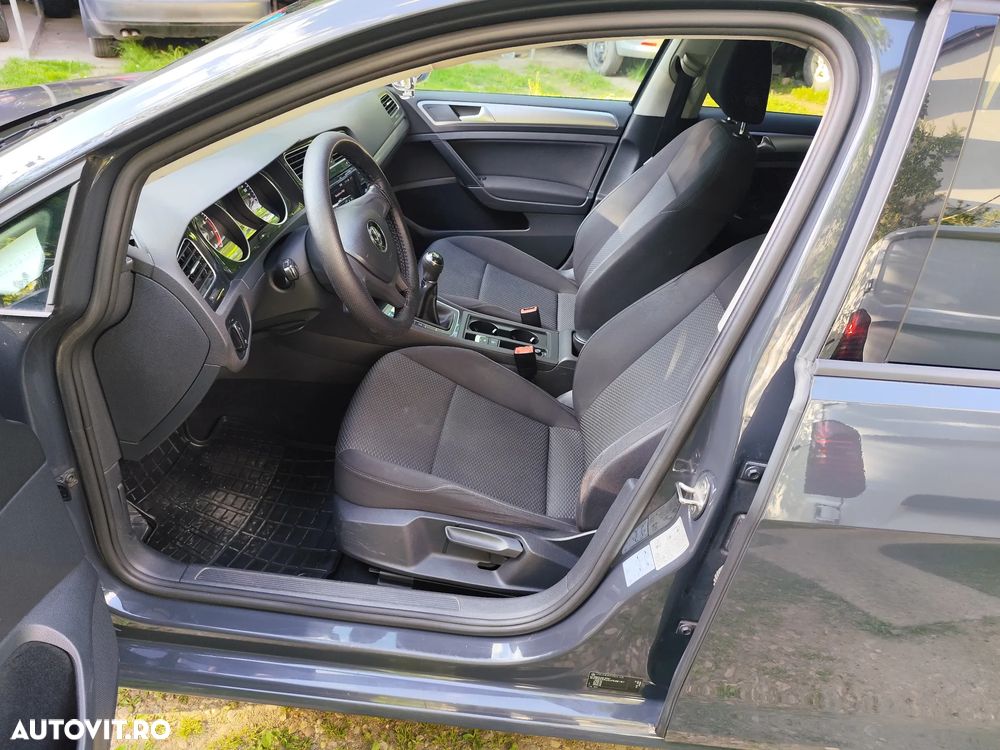 Volkswagen Golf - 14