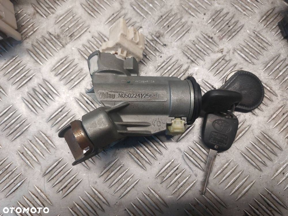 ZESTAW STARTOWY TOYOTA YARIS II LIFT 1.33 16V 89661-0DD50 82641-47020 - 7
