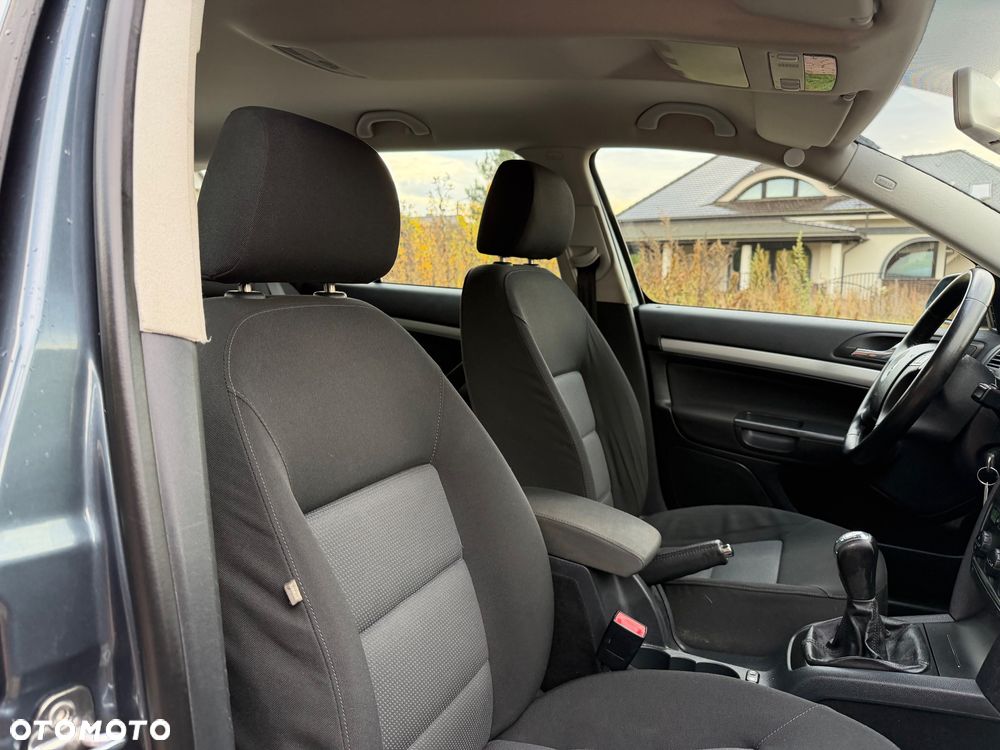 Skoda Octavia 1.6 Combi Ambiente - 36