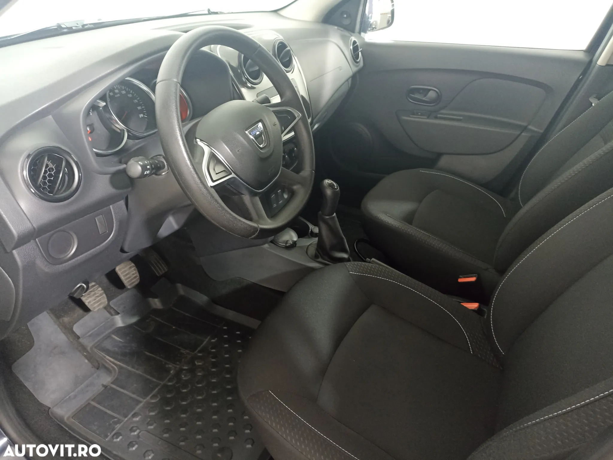 Dacia Logan 1.0 SCe Ambiance - 11