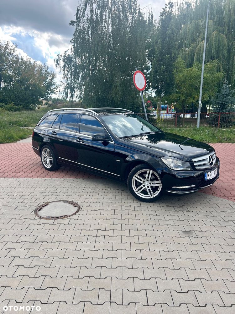 Mercedes-Benz Klasa C 180 BlueEFFICIENCY 7G-TRONIC Avantgarde - 4