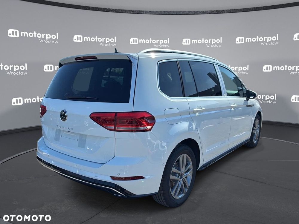 Volkswagen Touran - 10