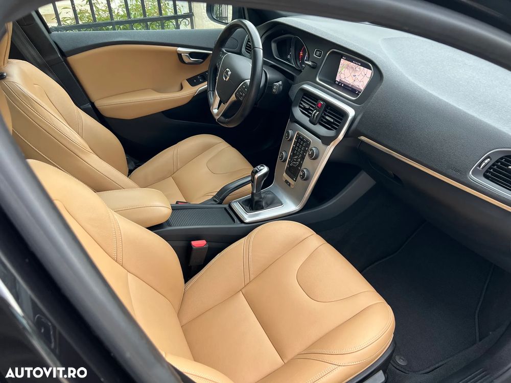 Volvo V40 D2 Inscription - 12
