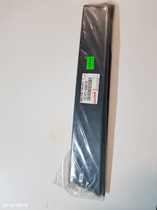 LISTWA DRZWI TYŁ PRAWY  TOYOTA AVENSIS 2009-2011 ROK 75707-05010